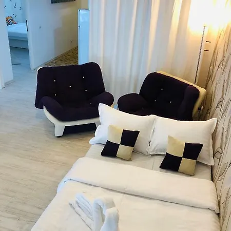 Diamond Luxury アパート ナボダリ